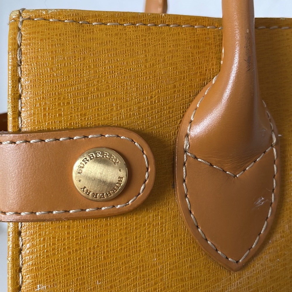 ✋🛑PRICE DROP ✋🛑AUTHENTIC/VINTAGE BURBERRY HANDBAG #0824C. - Picture 6 of 17